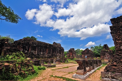 Mơ m&agrave;ng nơi Th&aacute;nh địa Mỹ Sơn 